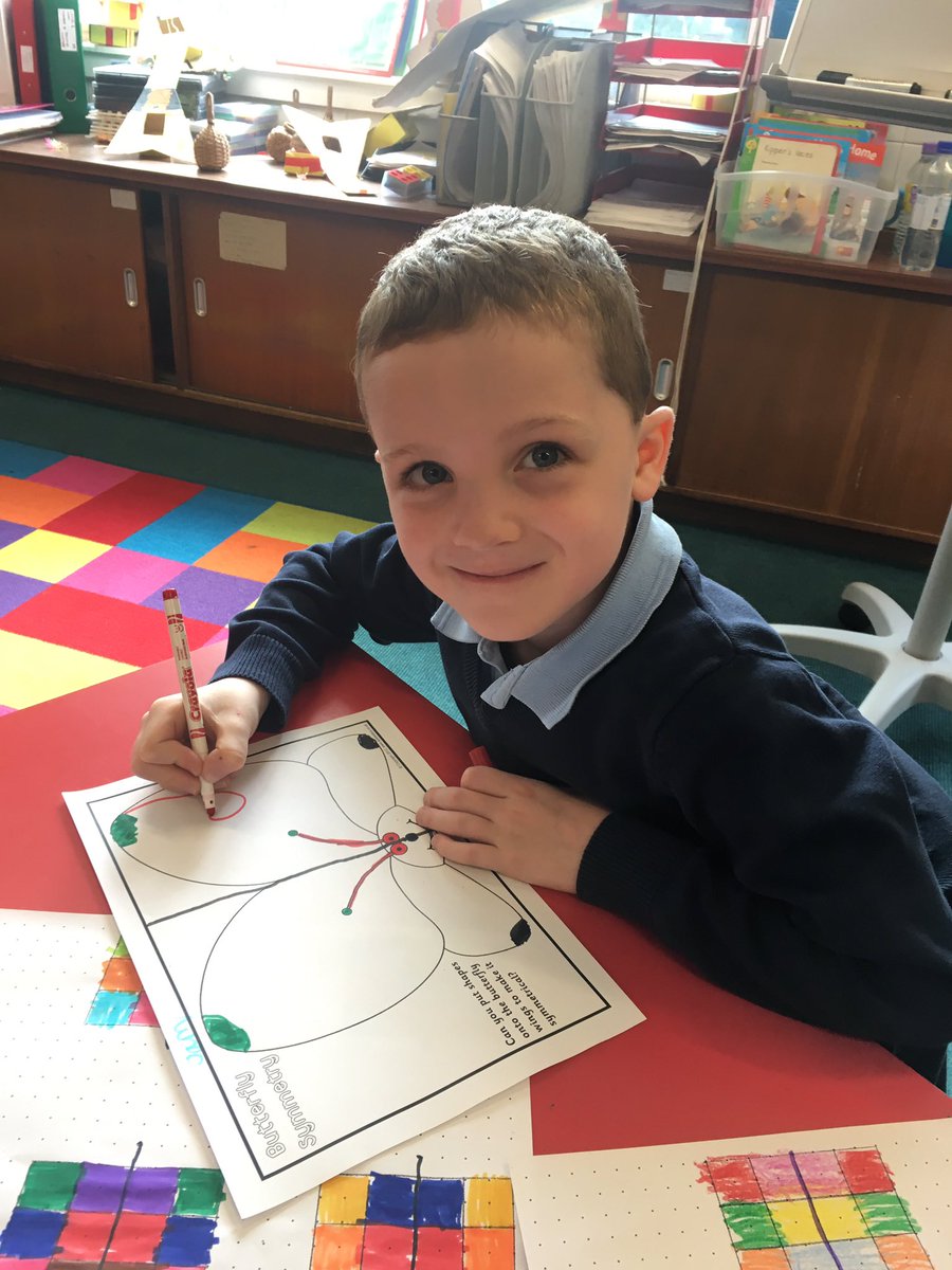 primary_2b's tweet photo. Today we learned about symmetry! https://t.co/sS5HrBl3wH