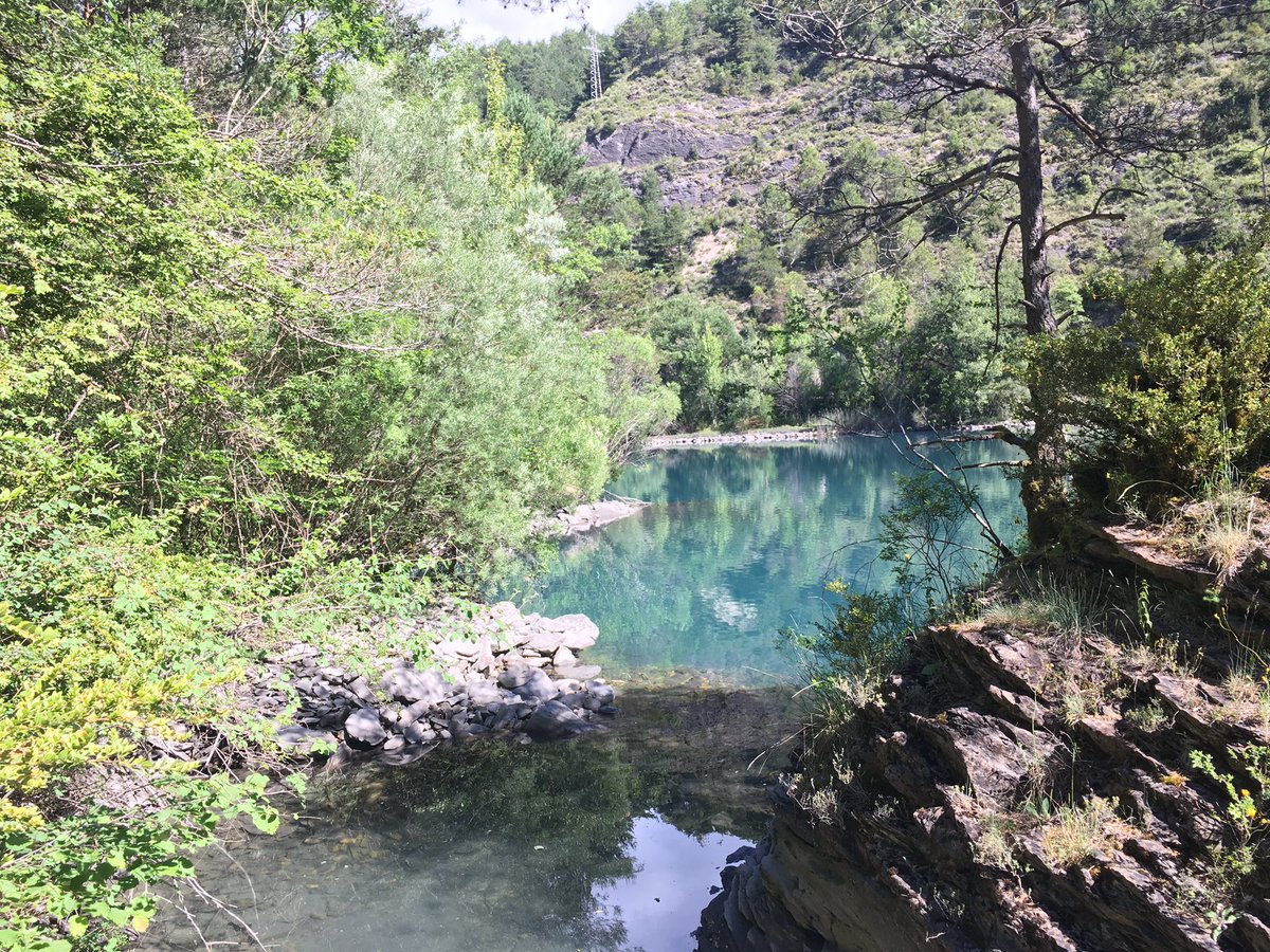 MasaiRunning's tweet photo. Found time for a bit of meditation on the way to 21 miles &amp; 3700ft! #werun2gether #atlantictothemed @sarvatweet https://t.co/2dY8mFuQEr