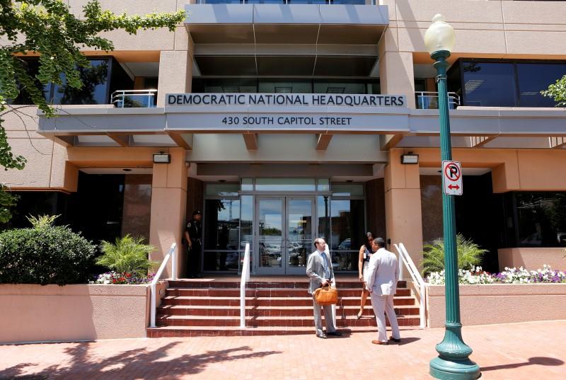 ReutersScience's tweet photo. 'Lone hacker' claims responsibility for cyber attack on Democrats https://t.co/u5kG2h2dwG https://t.co/sK7jr6eGaG