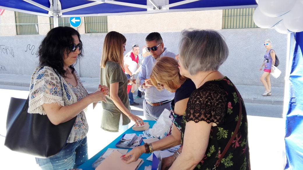 Nuestra Presidenta @EGuillengil con <a href="/jecamol/">Jesús Cano Molina</a> <a href="/MdoloresBolarin/">mdolores bolarin</a> <a href="/anaguijarrom/">Ana GuijarroMartinez</a> #Espinardo #AFavor