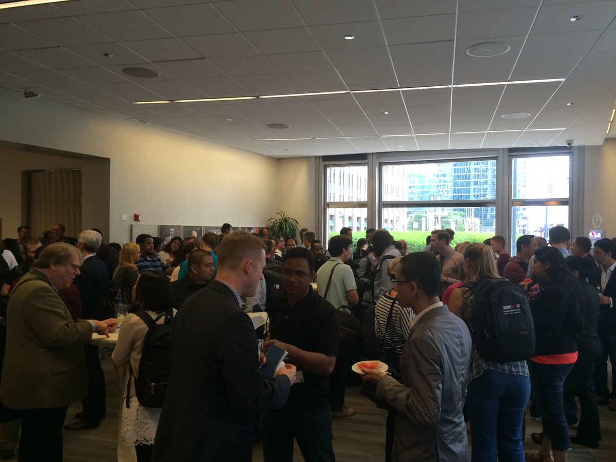 SaleemKh's tweet photo. Riverwalk reception of all students and alumni in #BoothKickOff week #ChicagoBooth #ChicagoBoothEXP23 @BoothExecMBA https://t.co/74hF2PsnRo