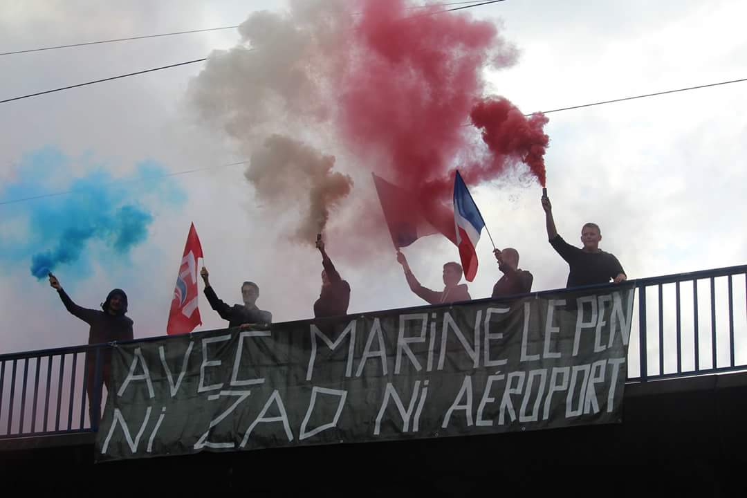 ArnauddeRigne's tweet photo. Avec Marine Le Pen, #NiZADNiAéroport ! Le #FNJLoireAtlantique mobilisé contre l'aéroport inutile et l'EXG violente ! https://t.co/LFk98KD3wM