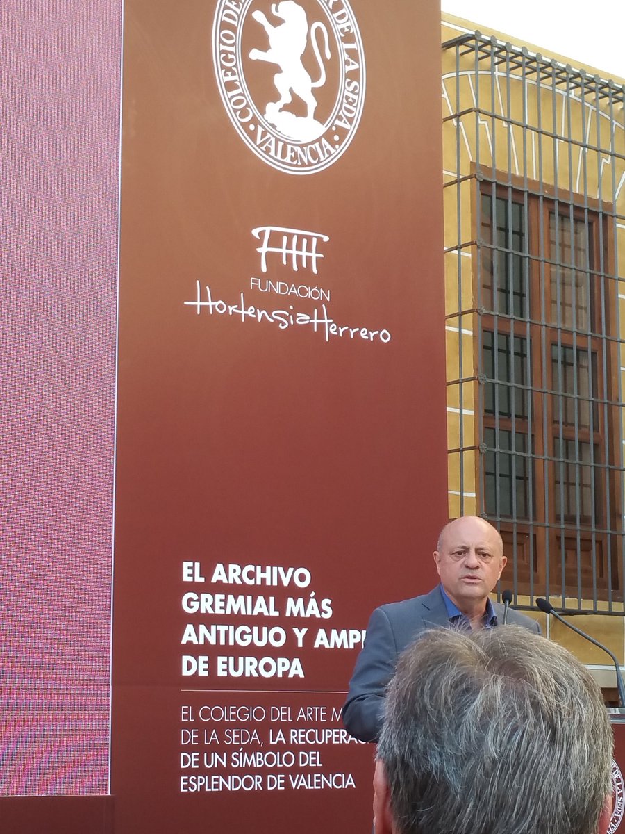 MayPurri's tweet photo. #FernandoAranda el arquitecto que sabe todos los secretos de la restauración @MuseoSeda #FundacionHortensiaHerrero https://t.co/HzQgUjQAXI