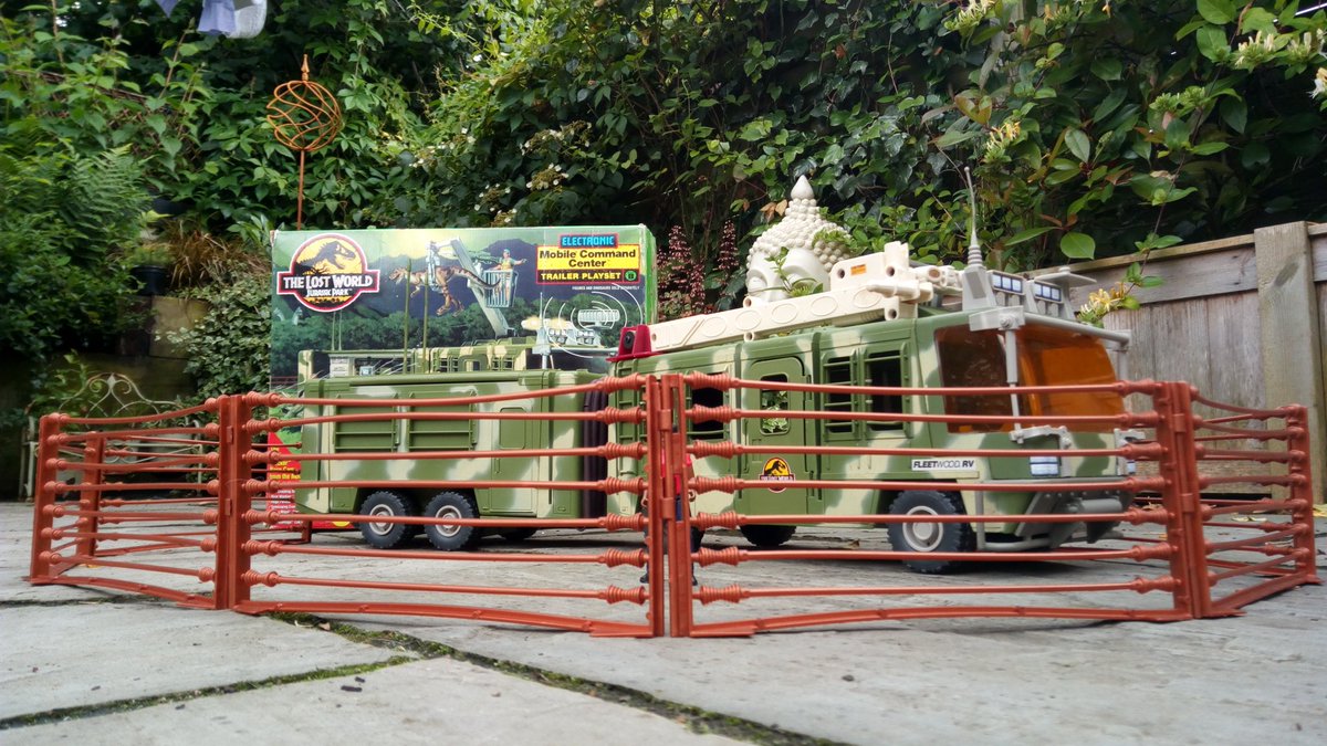 nathyvader29's tweet photo. I found this in the big box too. How did I miss it #jpcrew @JurassicParkPod @JurassicCollect @JurassicJune https://t.co/P7A9exhIrc