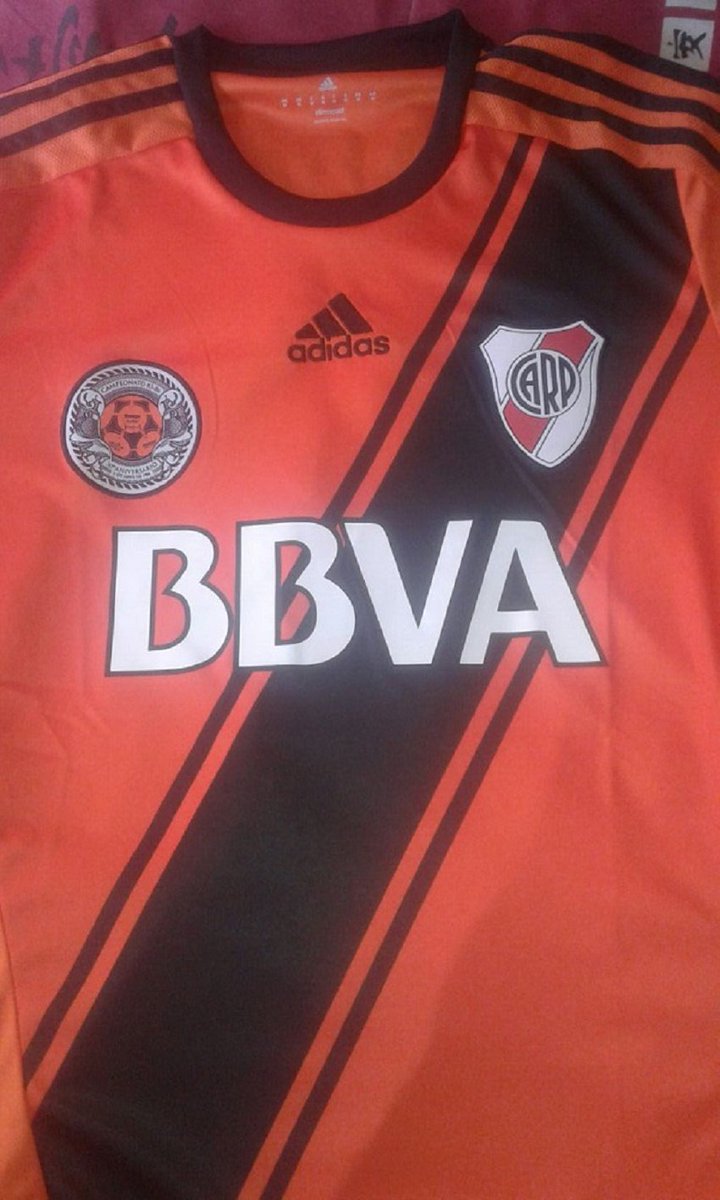 DonbalonAR's tweet photo. ¡Ganate la camiseta de #River gentileza de @Netshoes_AR! Seguí la cuenta, dale RT y ya estás participando https://t.co/qf4ScsdzNN