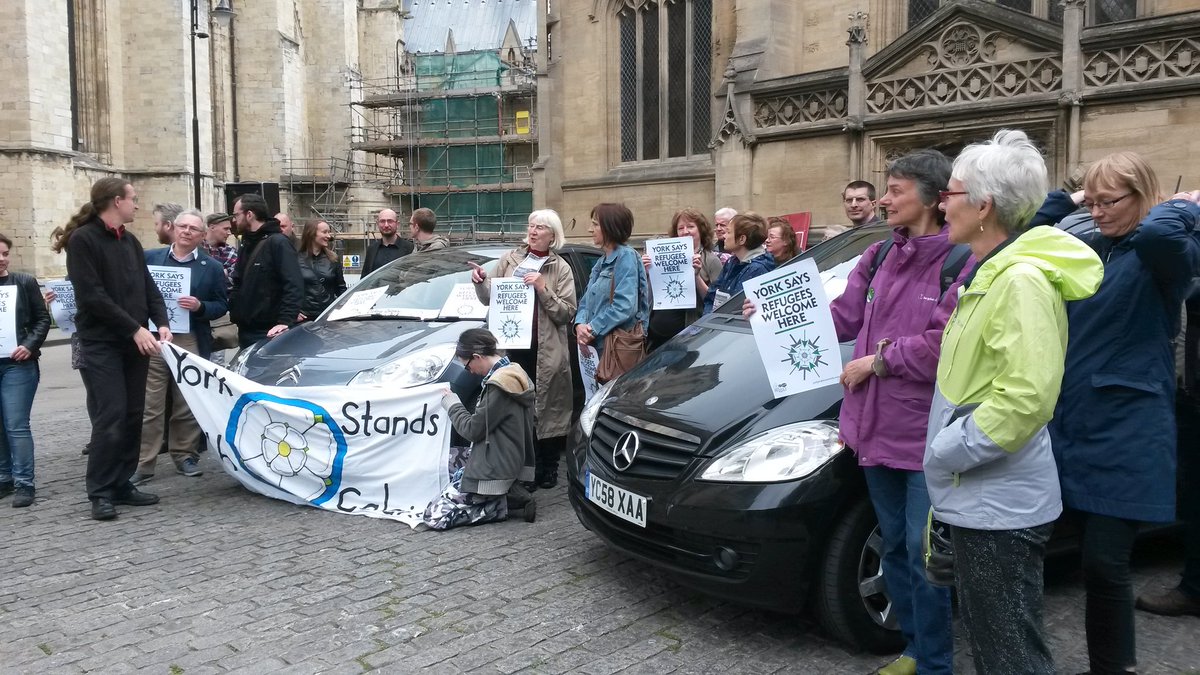 YorkGreens's tweet image. Stand up to Racism setting off for Calais with provisions 4 refugees. #civicparty @YorkLeftUnity @unison