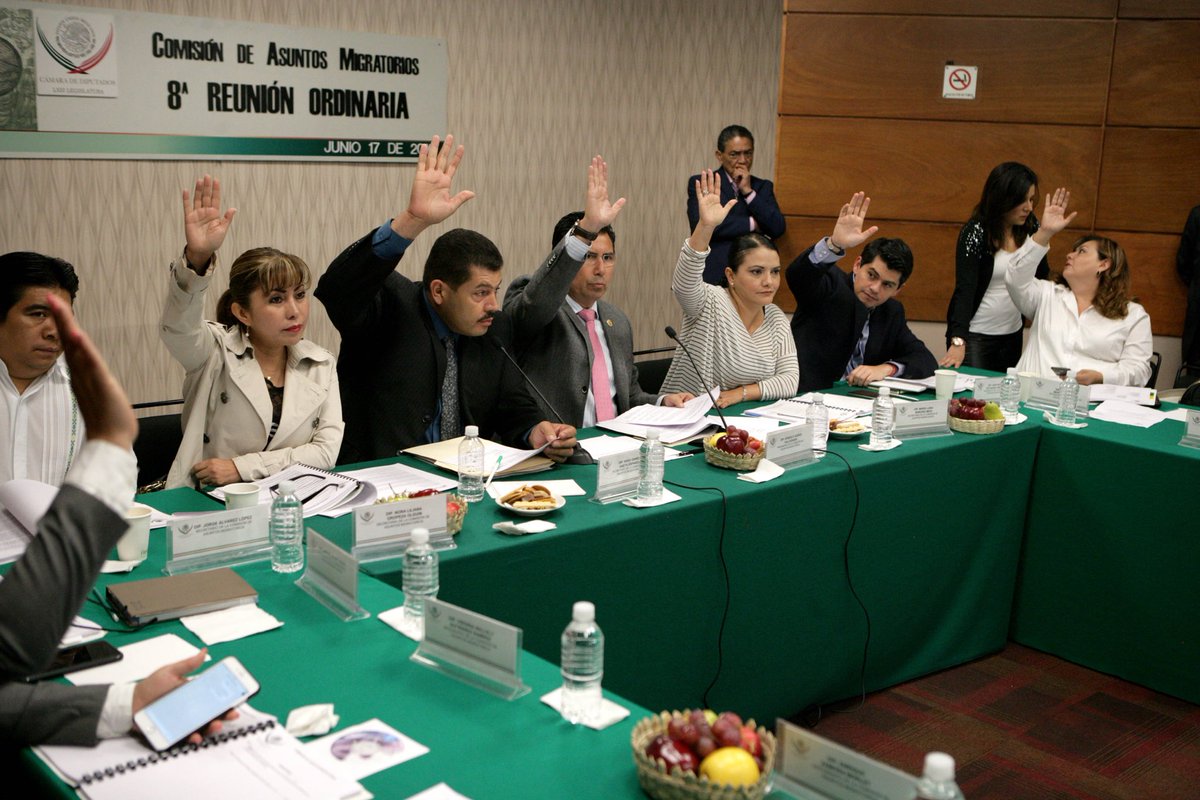 gguizarv's tweet photo. Serio y comprometido trabajo legislativo de todos los partidos representados en la Comisión de Asuntos Migratorios https://t.co/NdKcDH2M4U