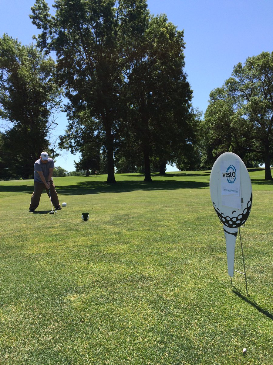 GregOpsal's tweet photo. Can't beat @westobeer and golf @pettitjoel https://t.co/2hnjHDTAdl
