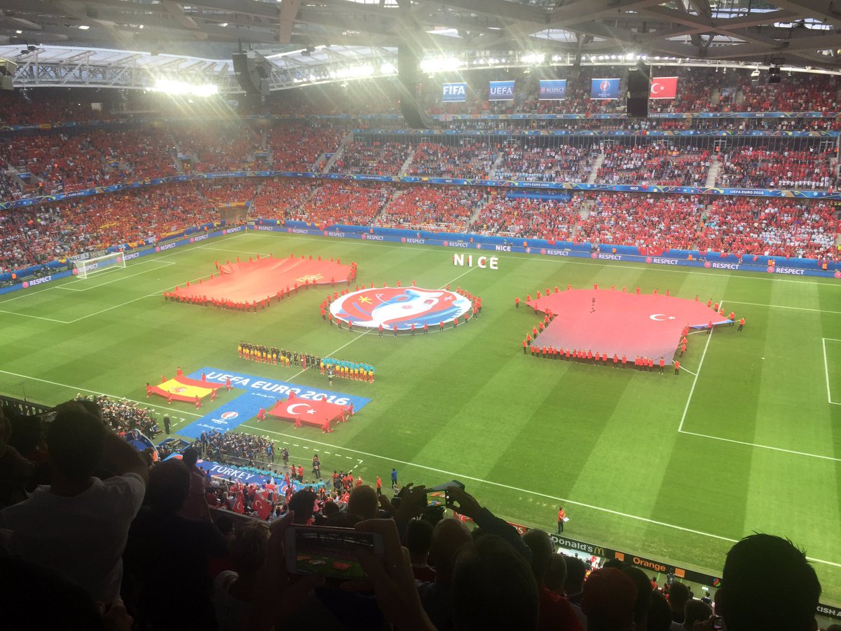 _SanchezDaniel_'s tweet photo. Euro 2016, Espagne - Turquie, super ambiance ! #EURO2016 #Nice https://t.co/sLeI2RtrTI