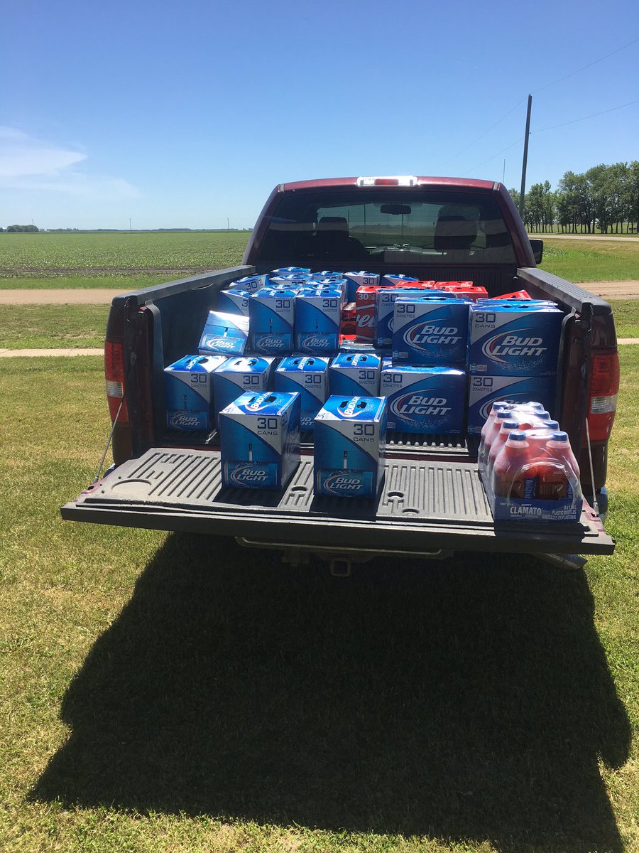 WellwoodWJs's tweet photo. @Gradeabeef15 in charge of most important commodity in Wellwood this weekend #refreshments https://t.co/YBClzKgyHr