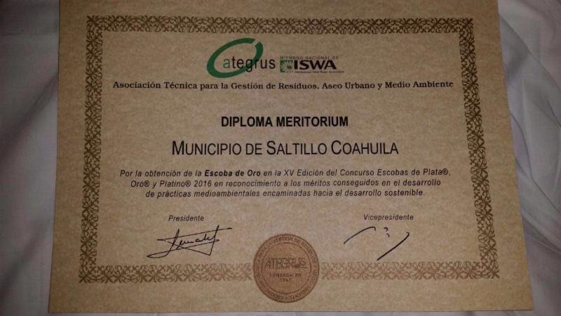 MartinGomezCald's tweet photo. Entregan Premio "Escoba de Oro" a #Saltillo en #España https://t.co/7FeDOgU4ZR #RTNews @IsidroLopezV @SaltilloGob https://t.co/lLtqxZdzWr