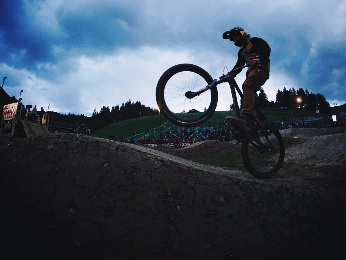 RockShox's tweet photo. .@Mitchropo is fast. #Crankworx #ChargeHigher https://t.co/IqMns1oXmT