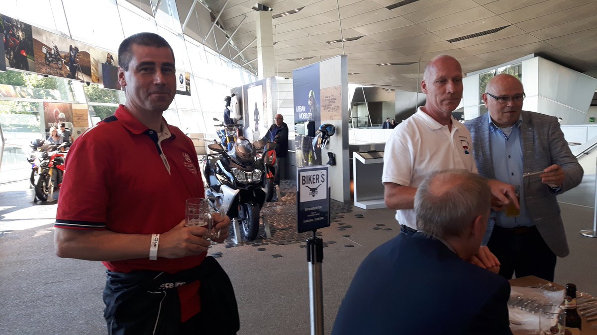 LiannevdBoogaar's tweet photo. @BMW_Welt #München Studiereis 30 @WTCEZs leden. Met dank aan @N_en_H #PeterHulsen #Bestronics @AntonRally #Nefratech https://t.co/i19blhPeqx