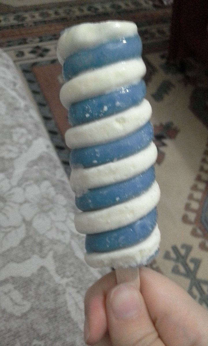 Mmm~ bleuberry and vanilla, ocean~ and  stick vanilla with straw berry!