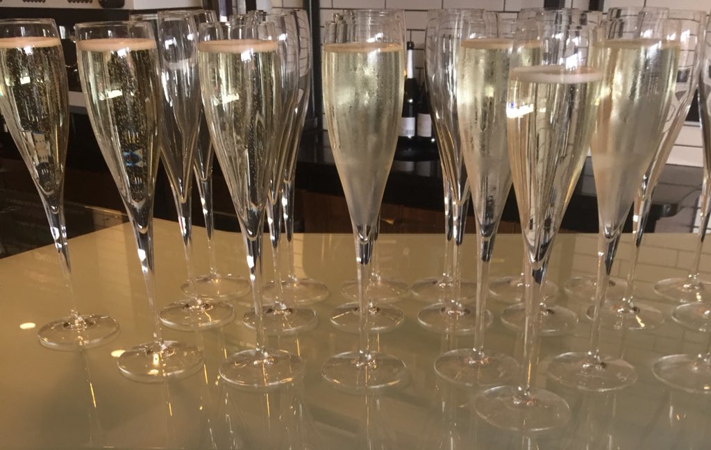 Fuzen_Hale's tweet photo. The party is in full swing @HaleCountryClub #Privateparty #Fuzen #DJ #Fizz #Love https://t.co/ZmZLOYtspx