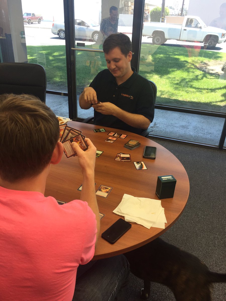 logisticsfox's tweet photo. Lunch time geek out https://t.co/v85WLfsSRL