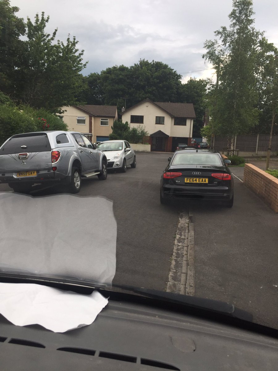 twangarang86's tweet photo. Yeah fair play mate you park there so nobody can get through ๐๐ป๐๐ป๐๐ป#topclassdriver https://t.co/c4Ubu2UZTI