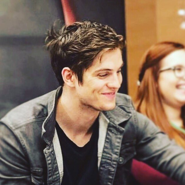 lDontNeedAMan's tweet photo. Daniel Sharman https://t.co/eBxs8JpiqT