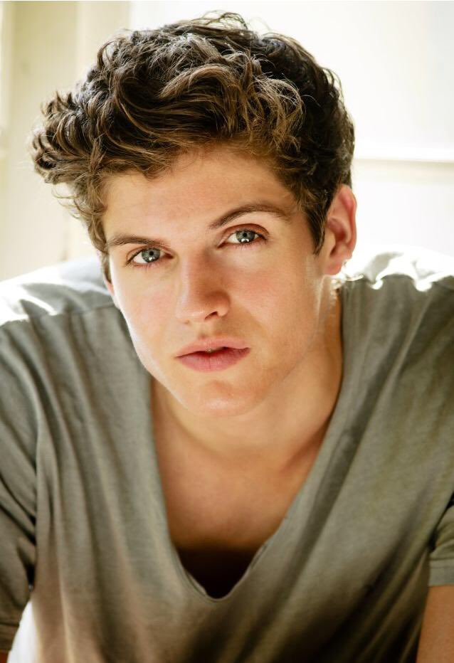 lDontNeedAMan's tweet photo. Daniel Sharman https://t.co/eBxs8JpiqT