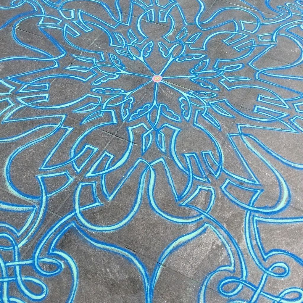 JoeMangrum's tweet photo. Sand Painting June 17th 2016 #mandala #mandalatattoo #design #tattooed #sandart #sandpaint… https://t.co/EyxVIADodX https://t.co/96SKgwHigG