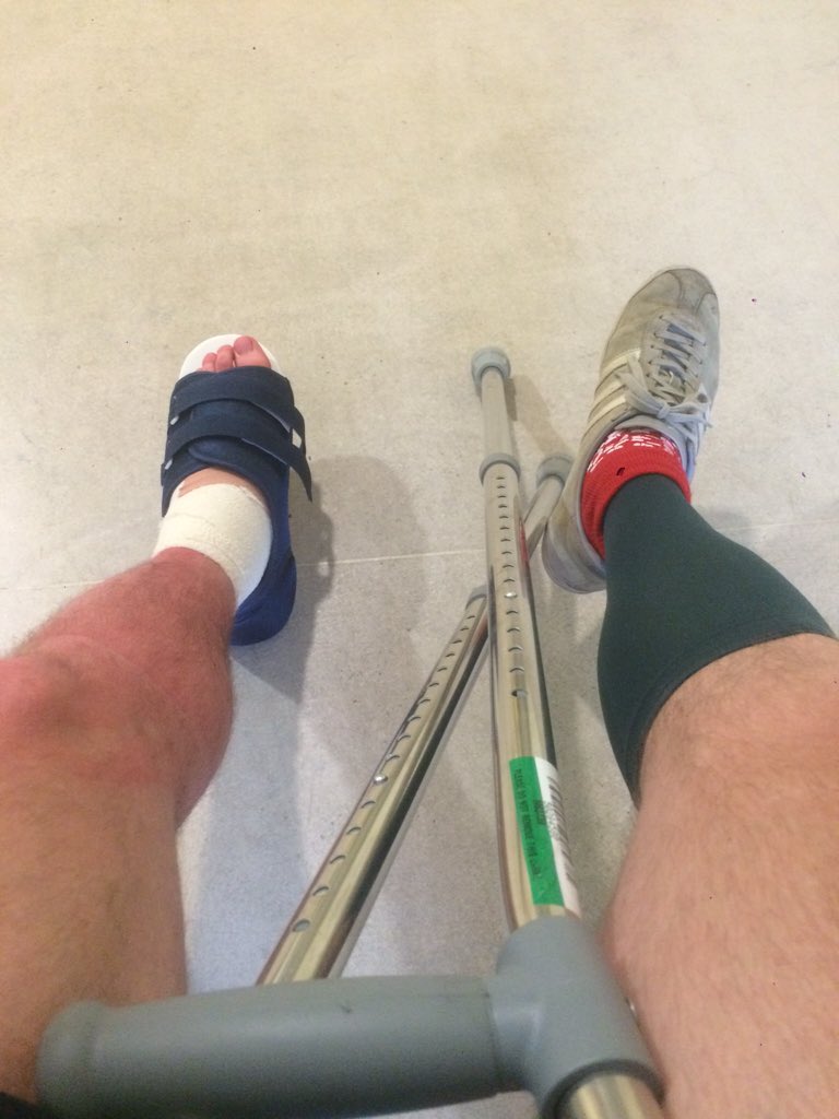 itsleillo's tweet photo. A swarm of migrants just operated on my leg, made me tea and a sandwich and generally looked after me all day. https://t.co/PPLReRT7Lm