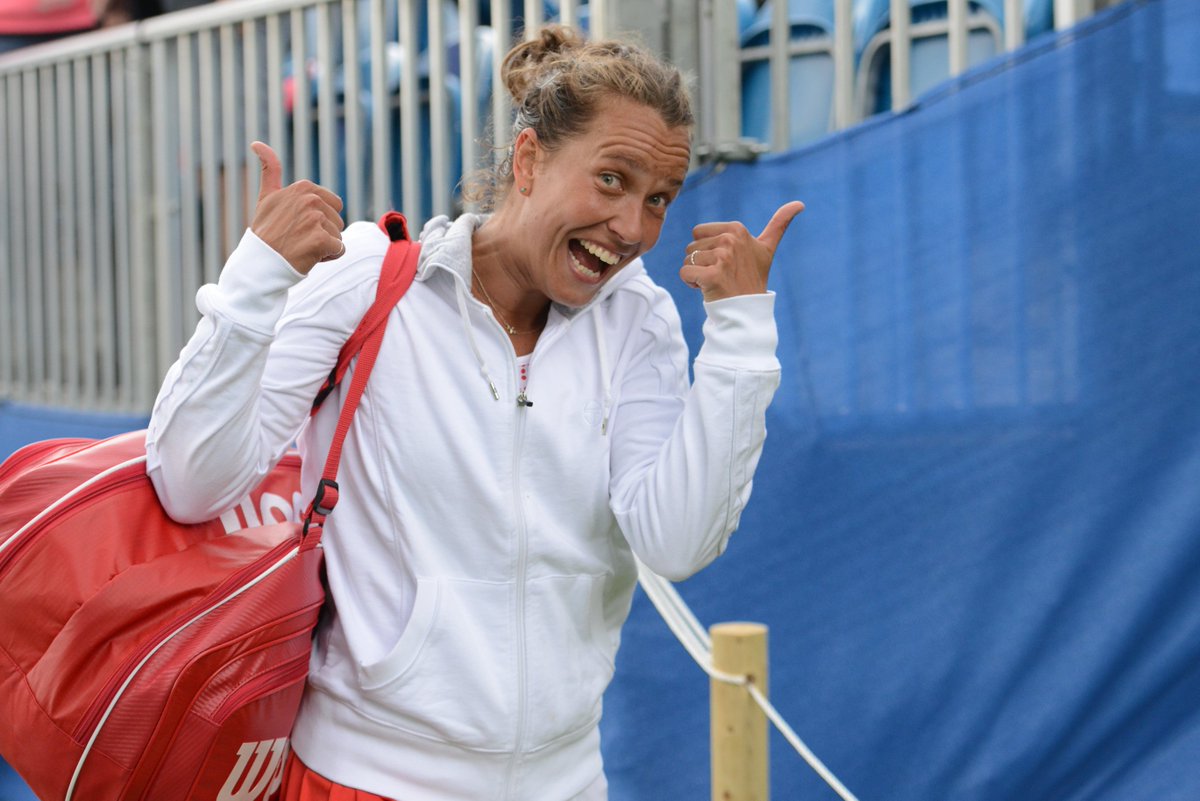 BARBORA STRYCOVA - Página 4 ClLVeC4WMAE51Kq