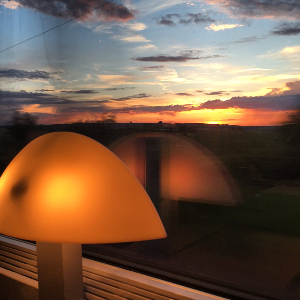peps_sgn's tweet photo. #DansleTGV https://t.co/cFh6V7Y8gP