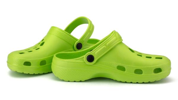 RMorente_pod's tweet photo. El calzado tipo croc puede generar problemas posturales usado a diario. #podologia #salud  https://t.co/LFH25401uE https://t.co/YIvuxTEt0E