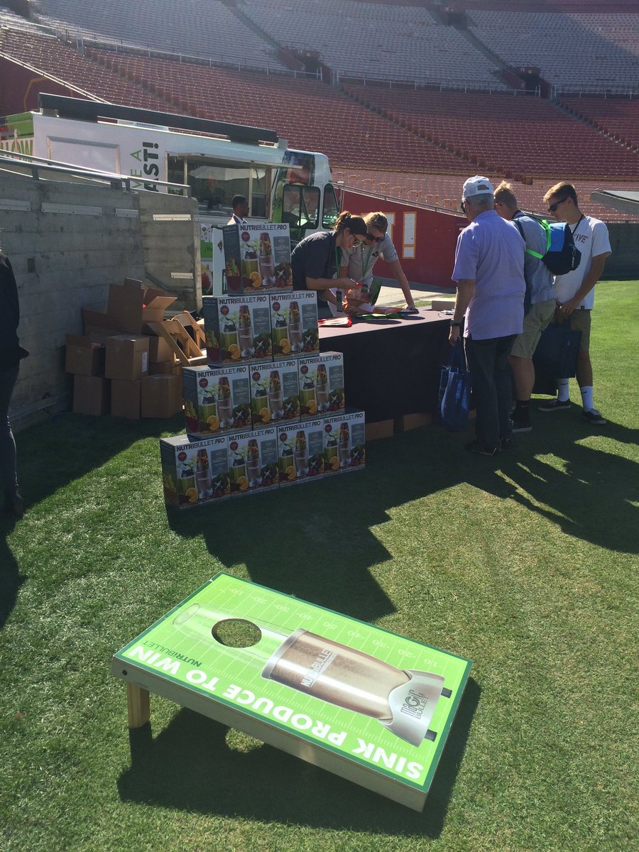 nutribullet's tweet photo. Welcome to LA @RamsNFL! Had a #Blast at the #NFLAllAccess event yesterday. #FBF #NFL #Rams https://t.co/aaIJ4vFSb1