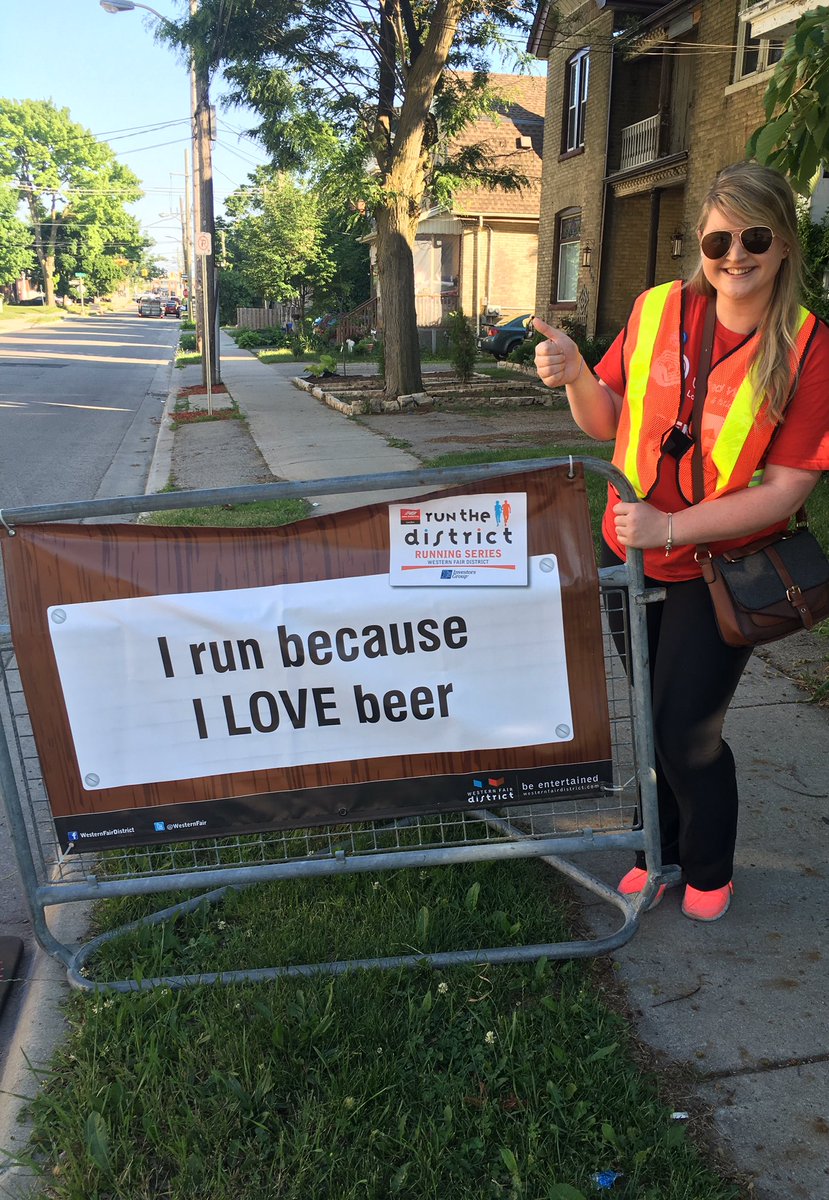 _sarahwalker's tweet photo. Run, volunteer ... Same thing ๐#Run2BBQ @WesternFair @GenNextUW @unitedwaylm @RunWFD https://t.co/fVD3ukY0Z9
