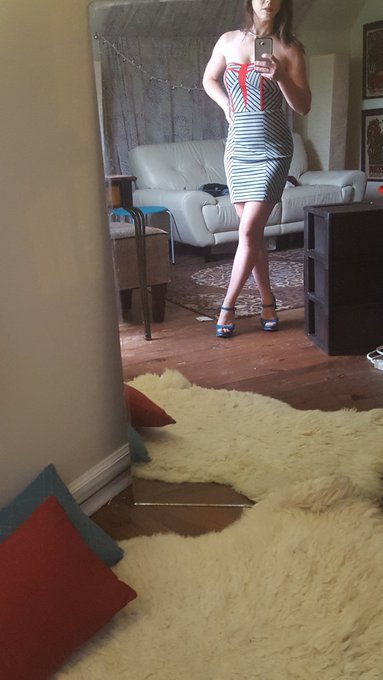 Date night dress. Yay or nay? #HALP https://t.co/aQOu0tt02l<a href="/tag/halp"class="tags">#HALP</a>