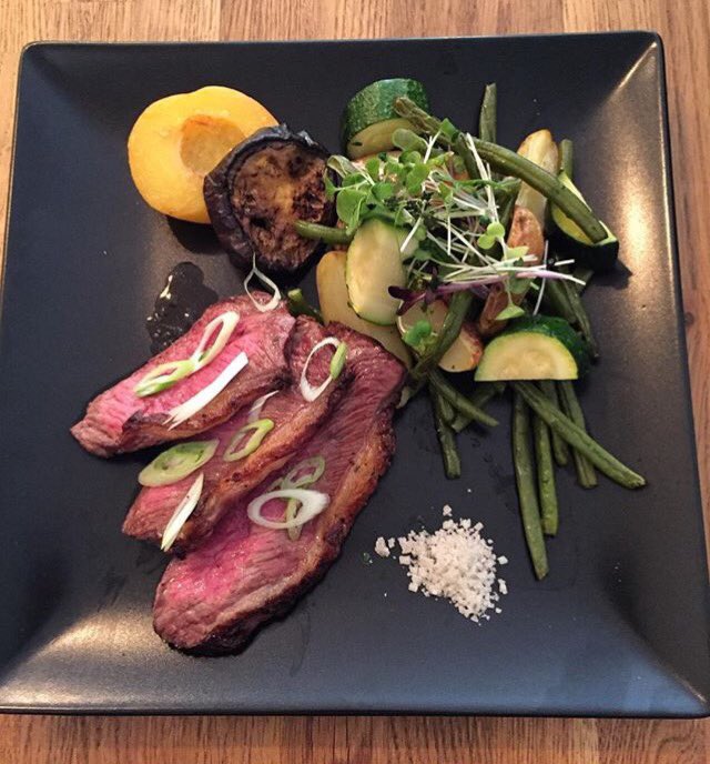 o_gustus's tweet photo. #picanha de #boeuf à la #plancha #declinaison de #legumes https://t.co/AMMMw05OXq
