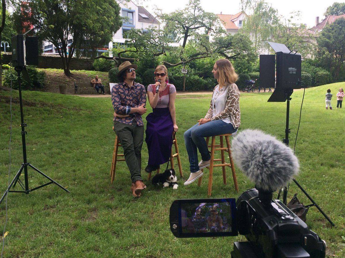 Today I've met the band <a href="/MrsGreenbird/">Mrs. Greenbird</a> for an interview for our show "Songlines". It was so cool to talk to them 😊