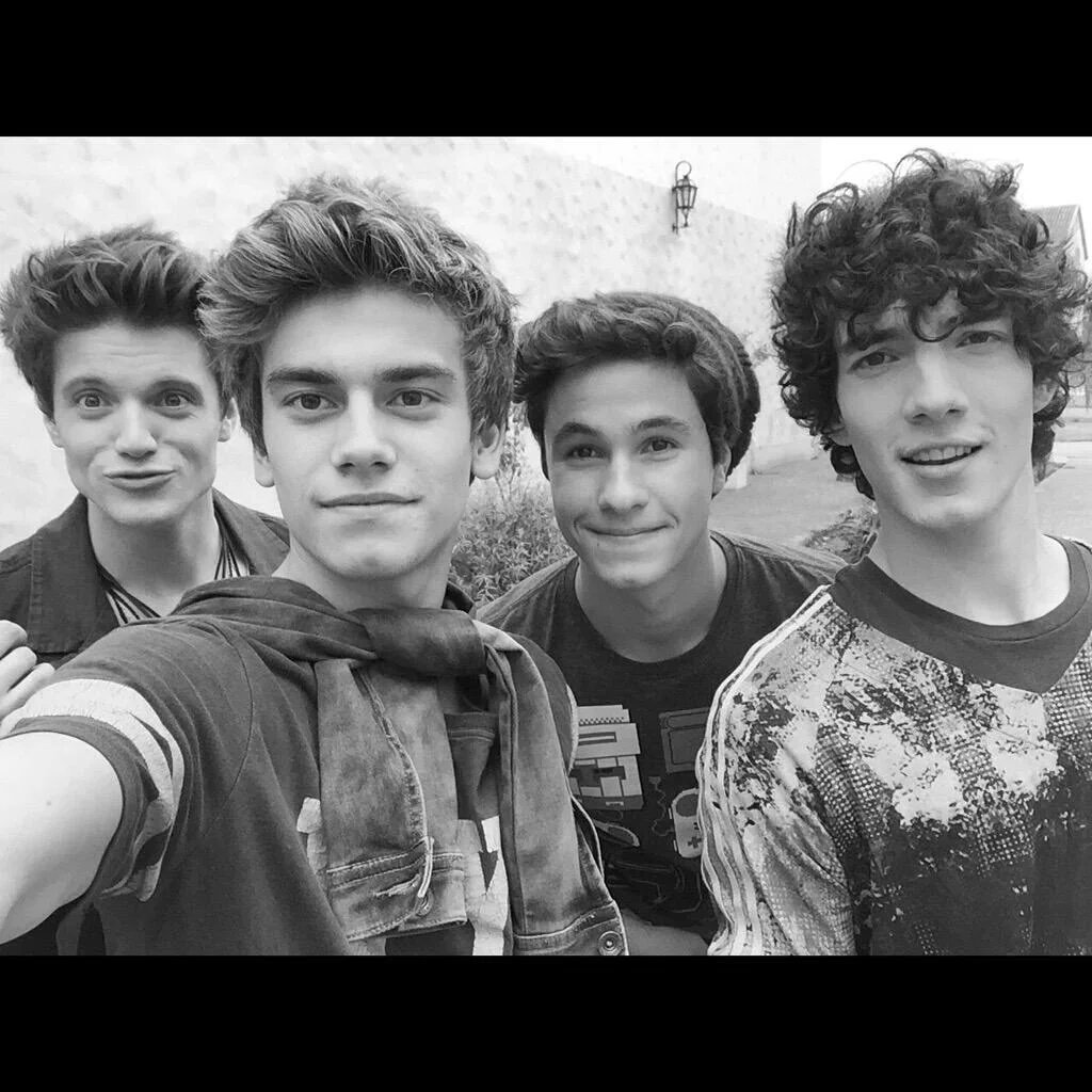 SoyLuna52's tweet photo. Ramiro  Simon  Gaston et Nico https://t.co/xpPhJMmEIV