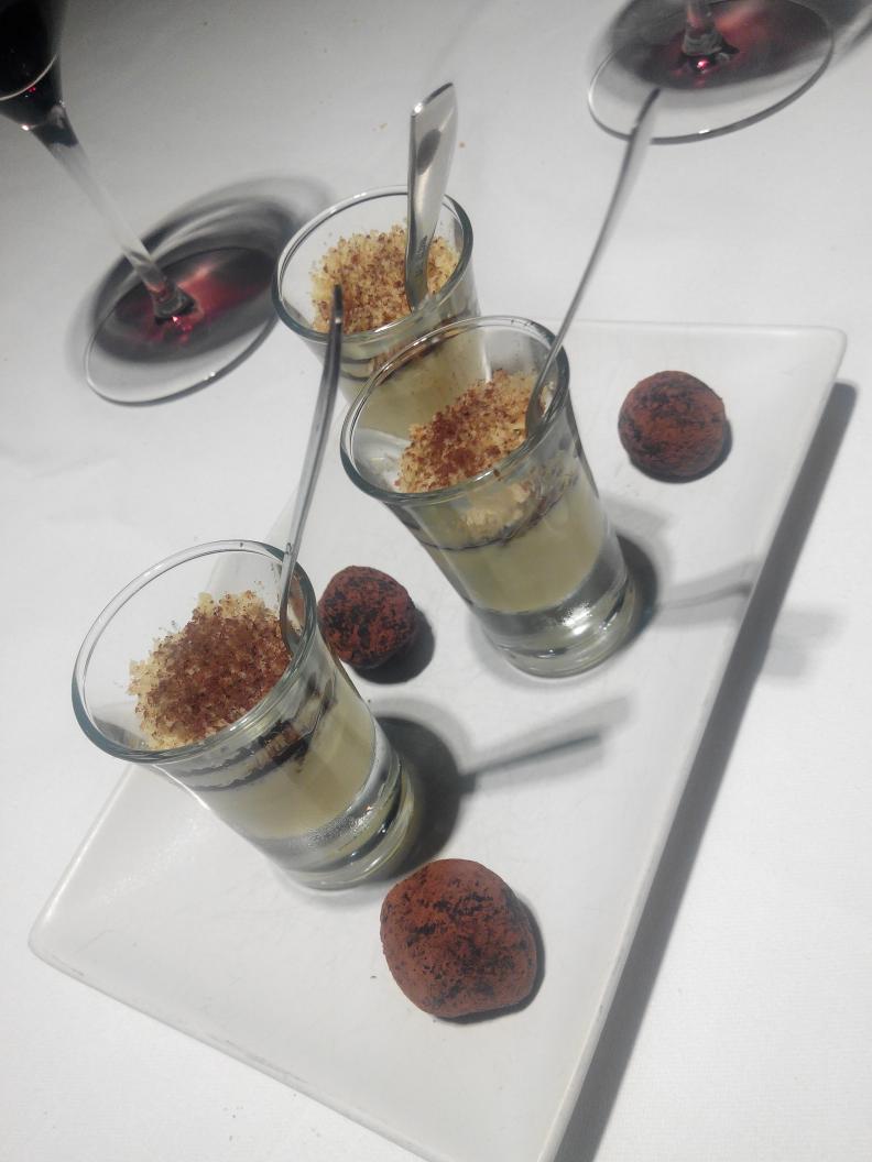 #Postres con #chocolate en <a href="/elclarete/">el clarete</a> en #VitoriaGasteiz Muy buen menú.