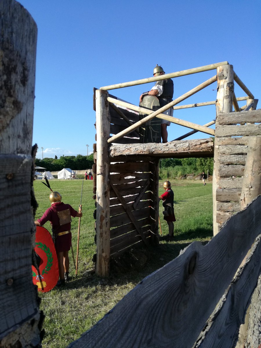LegioIItalica's tweet photo. Tempora in Aquileia #Aquileia #rievocazione #reenactment #tempora2016 https://t.co/nty6Z2A7mc