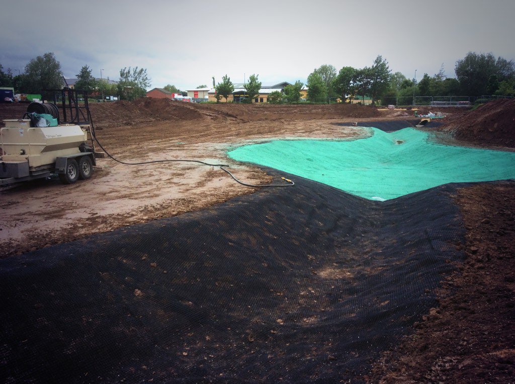 OBLhydroseeding's tweet image. How #GreenArmor should be done.  No shadows, full depth, total soil contact.  #erosioncontrol #hydroseeding