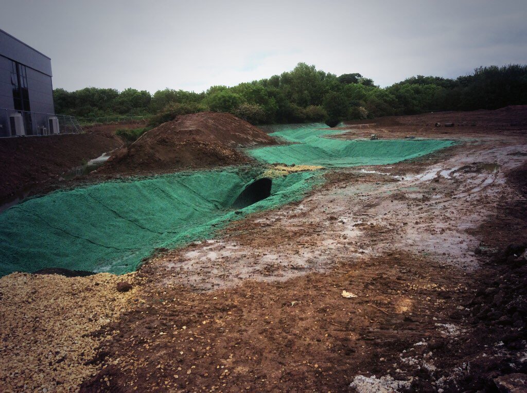 OBLhydroseeding's tweet image. How #GreenArmor should be done.  No shadows, full depth, total soil contact.  #erosioncontrol #hydroseeding