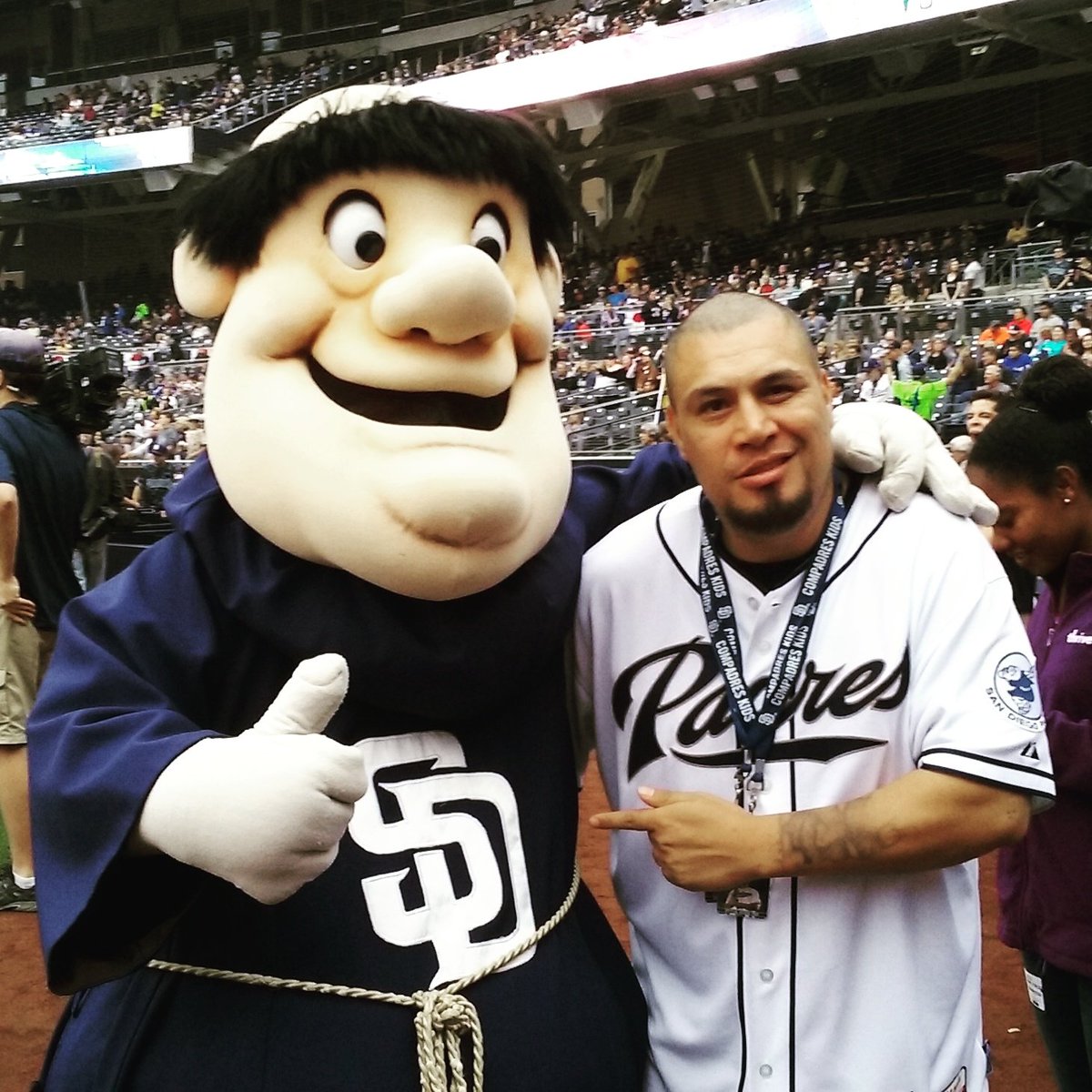 juanlargo322's tweet photo. @MLBPAClubhouse @MajesticOnField @WinCraftInc @OYOSports @MLBTheShow #FathersDay #FriarFiday https://t.co/FC4dsR4jjD