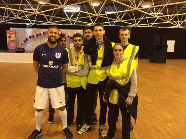 StLukesHarrow's tweet photo. @HarrowVPC with @colinnell #midnightwalk #harrowstepsup https://t.co/SQwvozKr4J