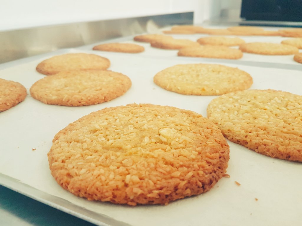 thomascookieco's tweet photo. Find us at @AylesfordFmMrkt 09:30 - 13:30 on Sunday. #cookieness #farmersmarkets #kent #cookies https://t.co/m9zmmk14pe