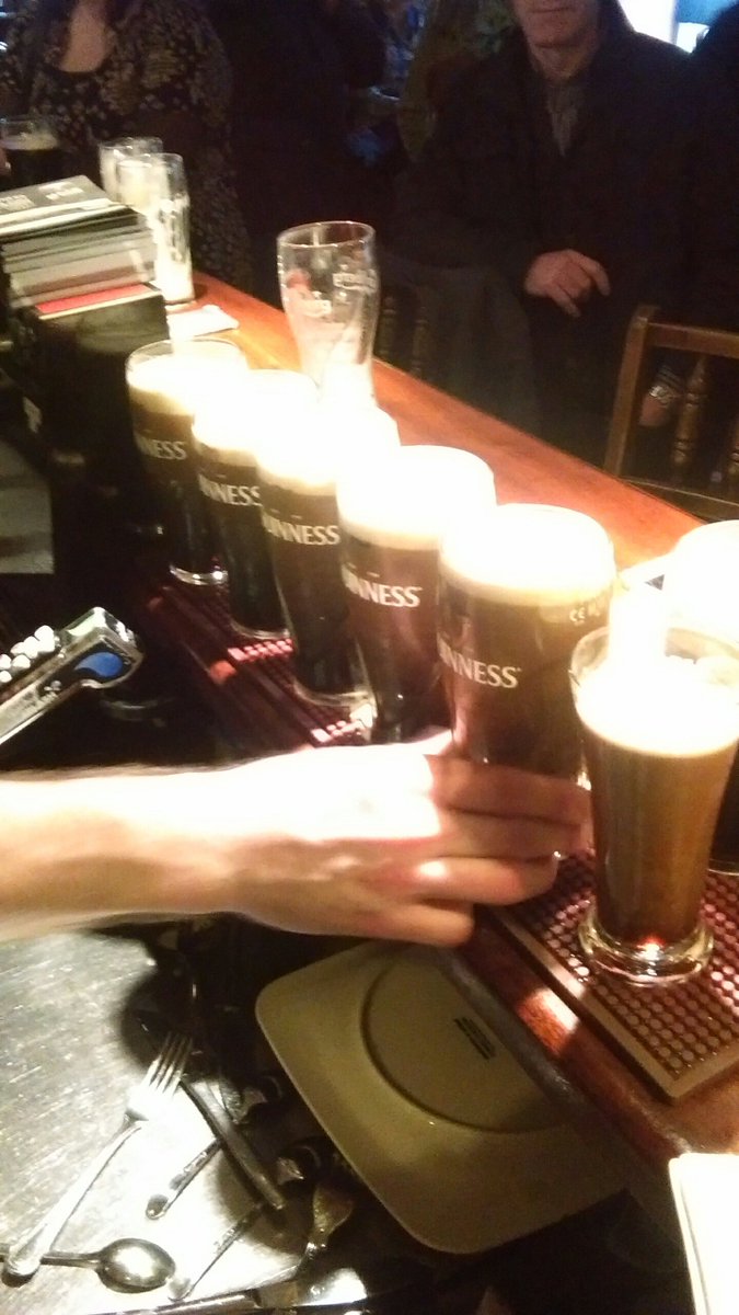 glen_tavern's tweet photo. #Guinness anyone ? It's really hotin up down at the #glentavern #fridaynite #weekend @PeopleofLIMK @LimerickHour https://t.co/WX70dZFrXi