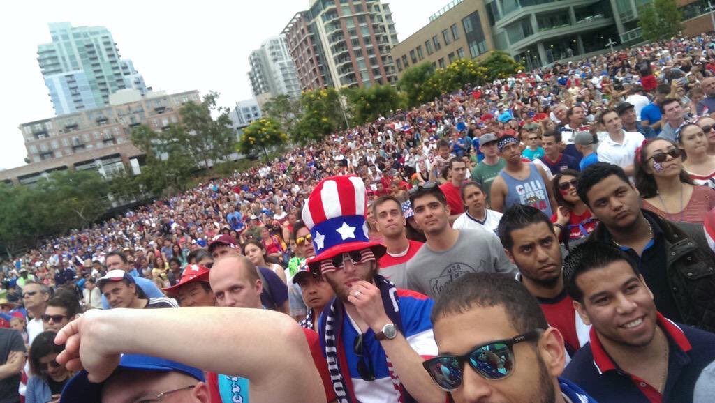 SanDiegoOutlaws's tweet image. Can we do this again for the #CopaAmerica Semi on Tuesday? @Padres @PetcoPark @Kevin_Faulconer ? Pls RT!
