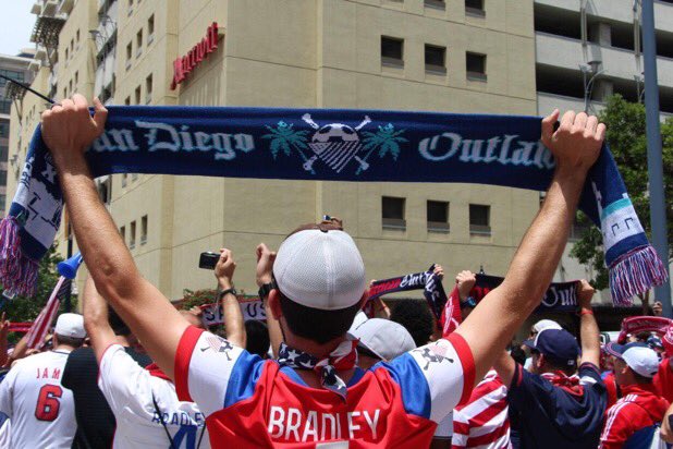 SanDiegoOutlaws's tweet image. Can we do this again for the #CopaAmerica Semi on Tuesday? @Padres @PetcoPark @Kevin_Faulconer ? Pls RT!