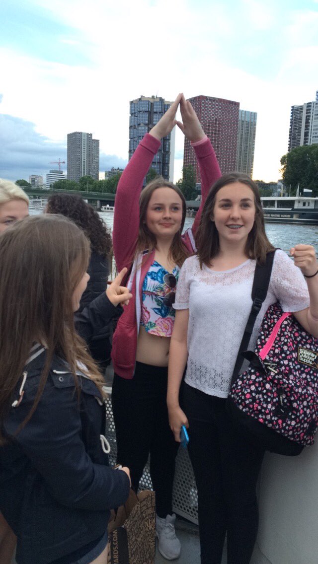 BHSparistrip's tweet photo. On the boat party! https://t.co/YKvDYX4hQC