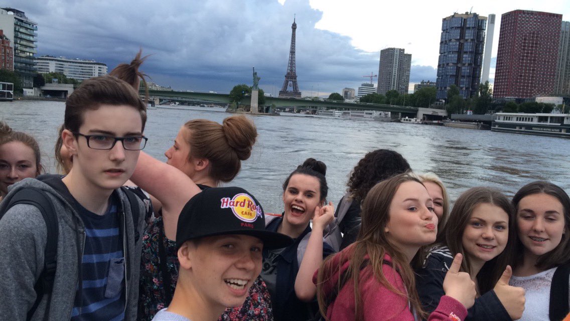 BHSparistrip's tweet photo. On the boat party! https://t.co/YKvDYX4hQC