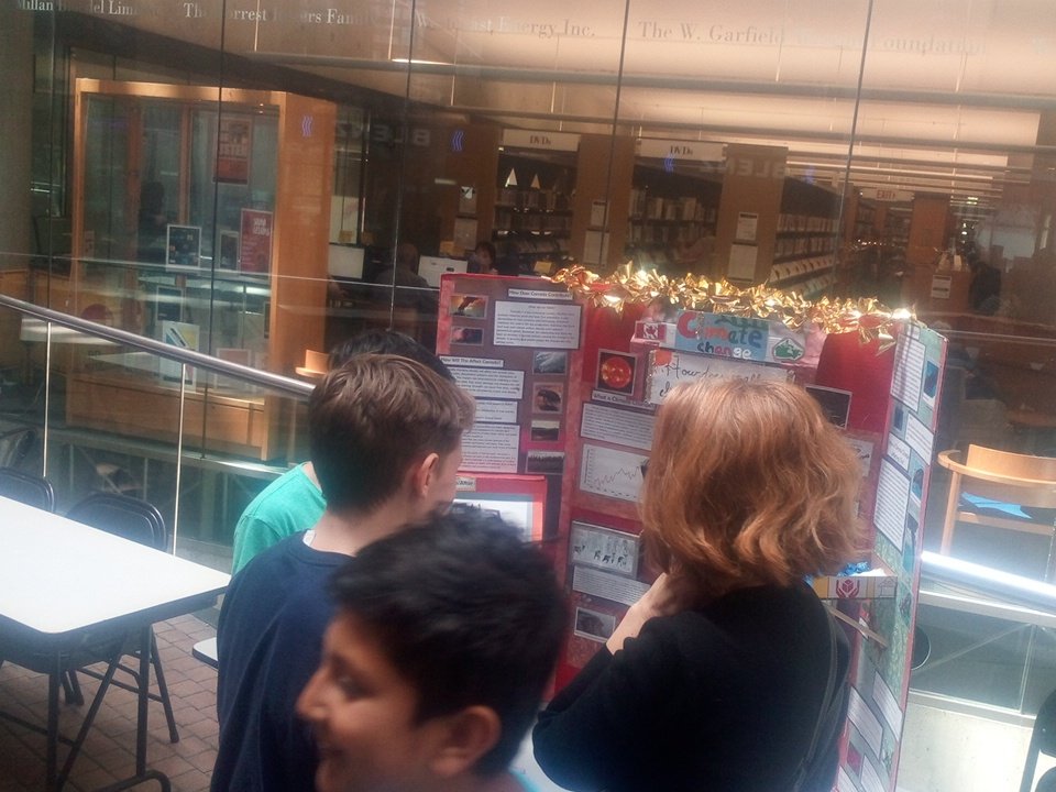 mrgreenreports's tweet photo. Students teaching the public about our year of learning about the north. Amazing day #yukontrip2016 #ubcbed2016 https://t.co/dsPbr3NwQ6