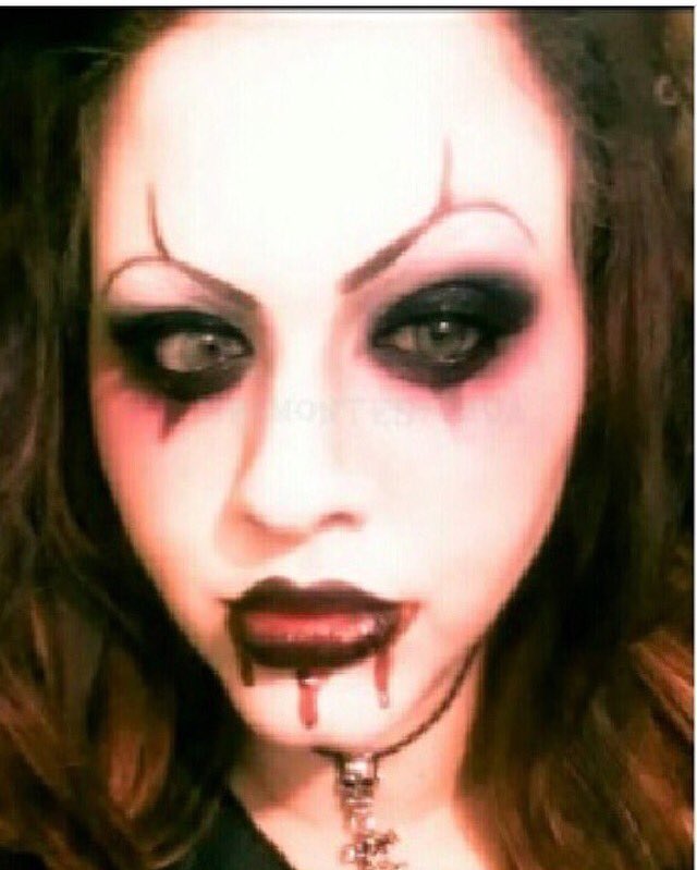 melfromTS's tweet photo. My alter ego ;) #makeup #vampire #clown #dark #darkbeauty #soulsucker #iwantyourblood https://t.co/A14AWVd8Yb