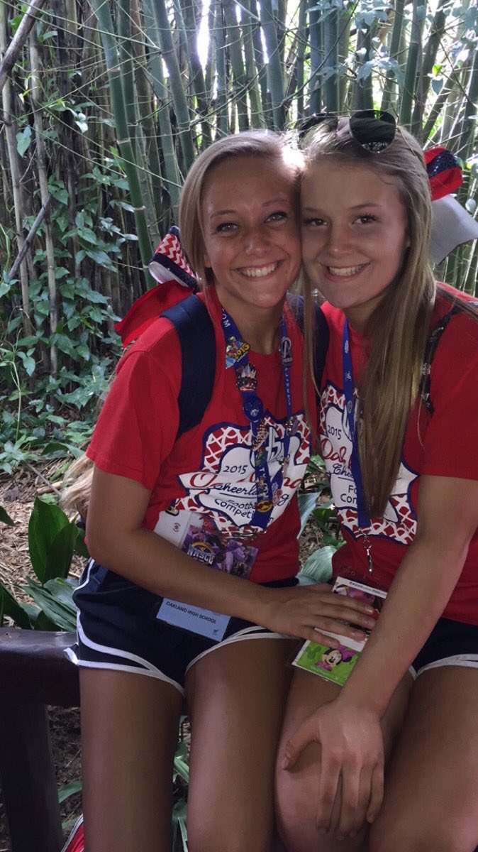 becca_gilbert99's tweet photo. happy 18 to my bff. hope u have a good day!!! #stooch @BoylanOlivia https://t.co/Yfj4yjcY3B