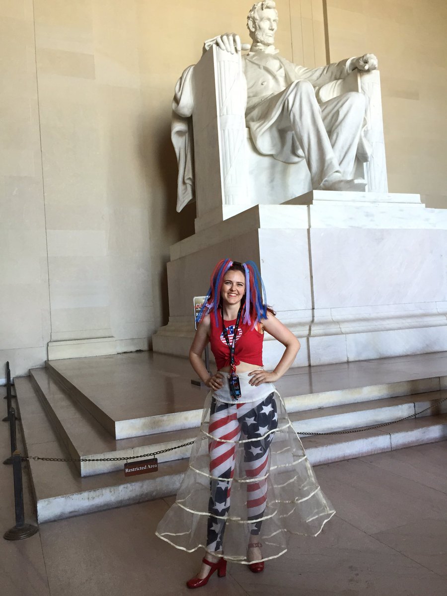 TenayaHurst's tweet photo. @natlmakerfaire @lincolnmemorial #RogueMaking Serving #BetsyRoss realness! ~Tenaya #WearableTech #makers @makerfaire https://t.co/rfMolnzd66